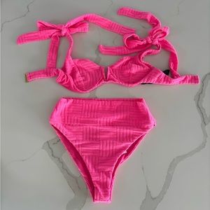 Brand New Unworn BEACH RIOT Blair Strawberry Moon-Mountain Bikini. NWT